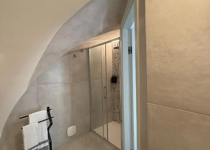 Thangima Guest house